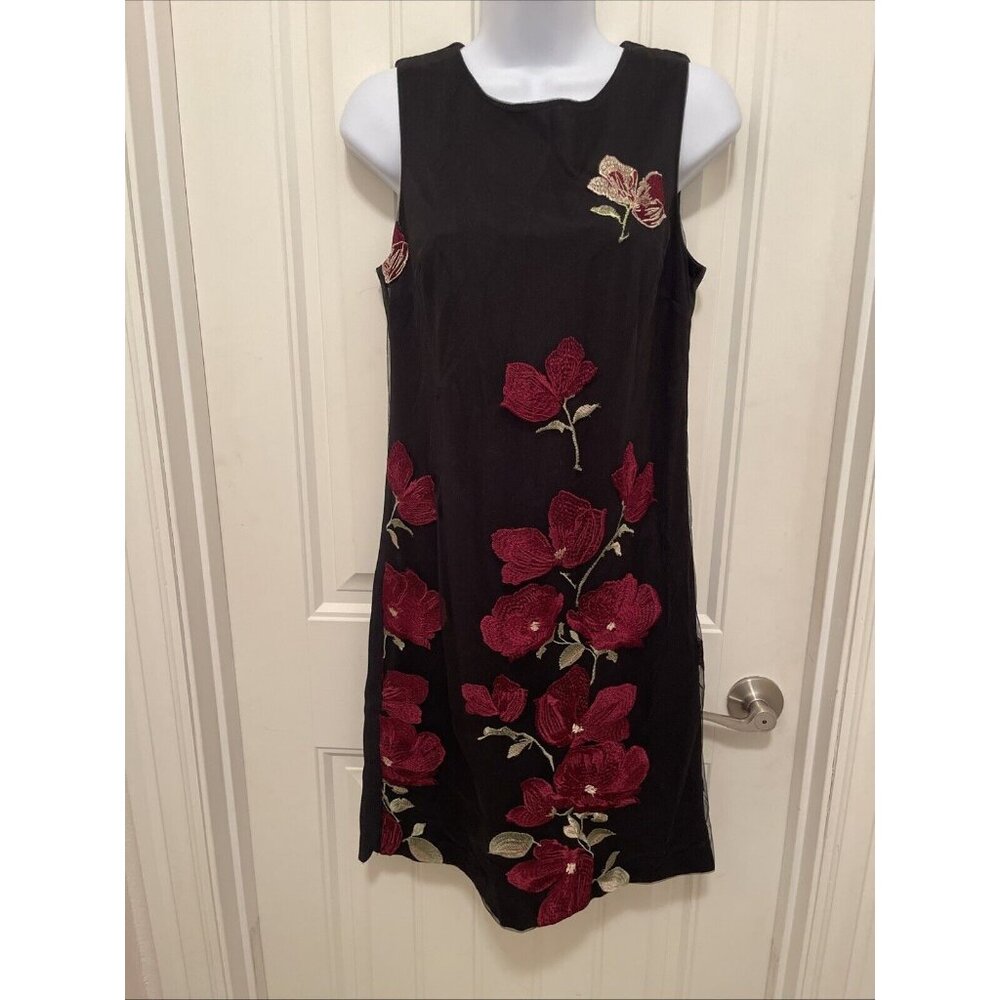 Karl Lagerfield Paris Black Sheath Dress Wine Color Embroidered Flowers Size‎ 4